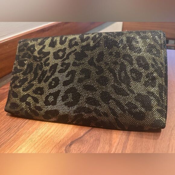 Chic Gold & Black Leopard Print Evening Clutch – Glam Statement Bag - Picture 8 of 15